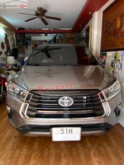 Xe Toyota Innova V 2.0 AT 2021