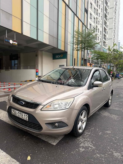 Ford Focus 2011 Vàng cát 120.000 km