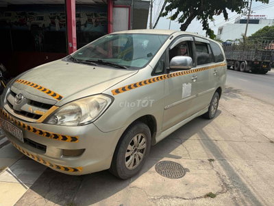 Toyota Innova Vàng cát