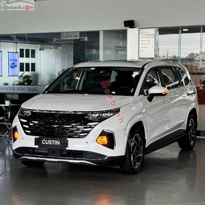 Xe Hyundai Custin Cao Cấp 2.0T 2026
