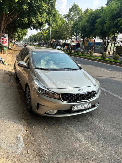 gd cần bán Kia Cerato STD 2016 Vàng cát chính chủ