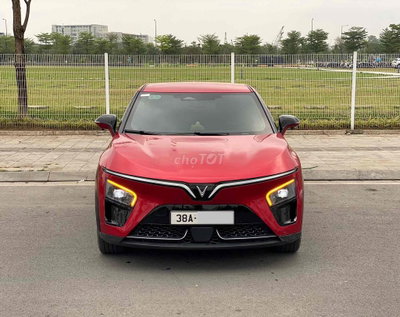 Xe điện VinFast VF7 Eco 2025 Đỏ
