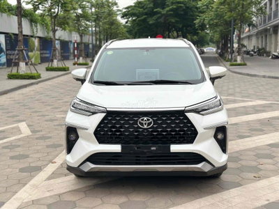 Cần Bán Toyota Veloz 2022 1.5AT xe đẹp màu trắng