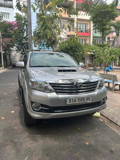 Toyota Fortuner 2015 Bạc 50.000 km