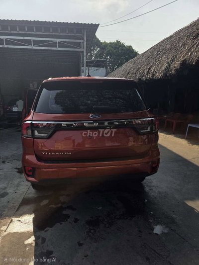 Ford Everest 2023 Titanium 4x2 60000 km