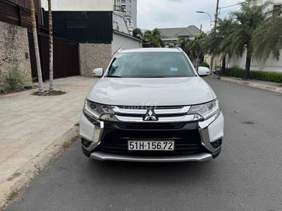 Mitsubishi Outlander Trắng