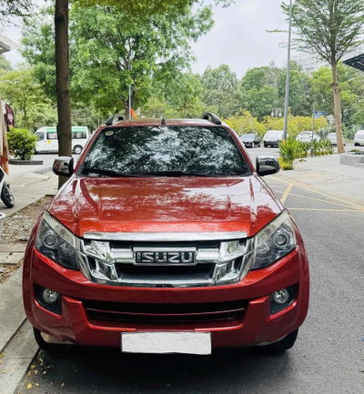 Isuzu D-Max Đỏ 5 chỗ