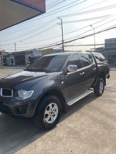 bán tải Mitsubishi Triton đời 2009 Xám