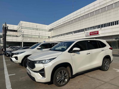 Toyota Innova Cross Hybrid 2024 Trắng