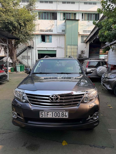 Toyota Fortuner 2015 2 cầu Xám 32.885 km