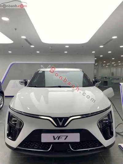Xe VinFast VF7 Plus 2026