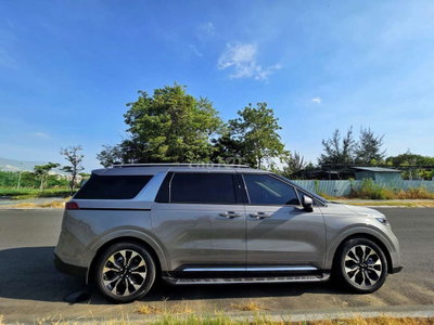 Kia Carnival Signature 2024 Xám