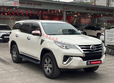 Xe Toyota Fortuner 2.7V 4x2 AT 2019