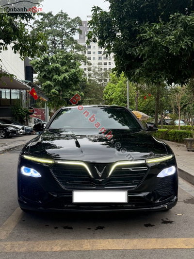 Xe VinFast Lux A 2.0 Base 2.0 AT 2019