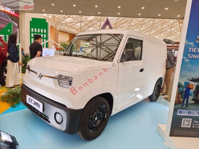 Xe VinFast EC Van AT 2026