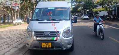 Xe Ford Transit Luxury 2016