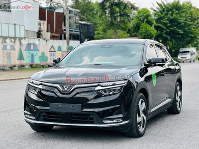 Xe VinFast VF8 Eco 2026