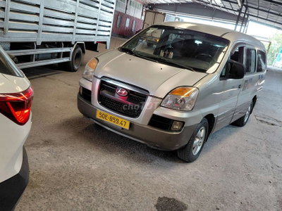 Hyundai Starex 2004 Bạc
