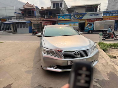 Toyota Camry 2013 2.0E Bạc 140.000km