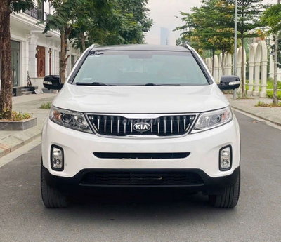 Kia Sorento 2019 2.4 GAT Deluxe Trắng