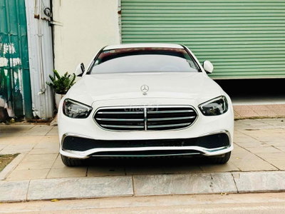 Mercedes-Benz E200 V1 2022 Trắng 6 vạn km