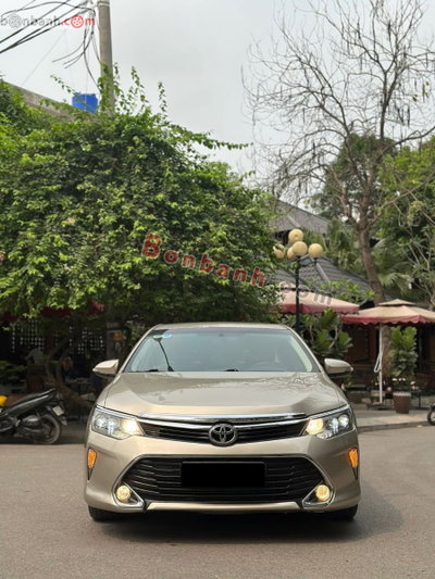 Xe Toyota Camry 2.0E 2018