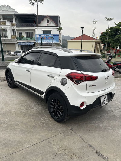 Hyundai i20 Active 2015 Trắng 115.000 km