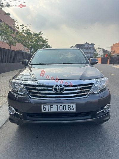 Xe Toyota Fortuner 2.7V 4x4 AT 2015