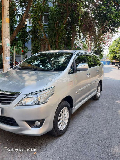 Toyota Innova 2013 2.0E Bạc