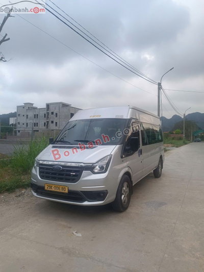 Xe Ford Transit Tiêu chuẩn 2023