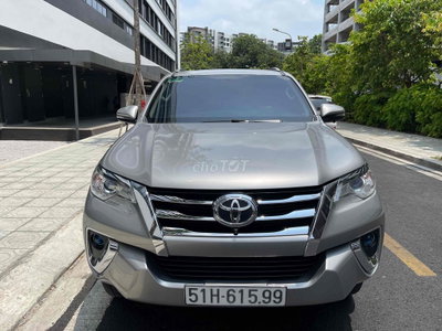 Toyota Fortuner 2019 98.000 km Xám