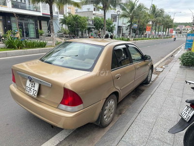 Ford Vàng cát 5 chỗ