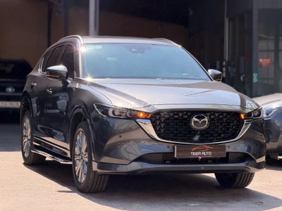 CX5 Premium EXCLUSIVE 2025 Xám Titan 700km