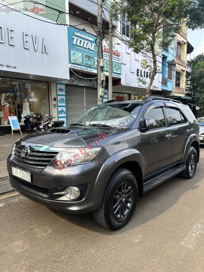 Xe Toyota Fortuner TRD Sportivo 4x2 AT 2016