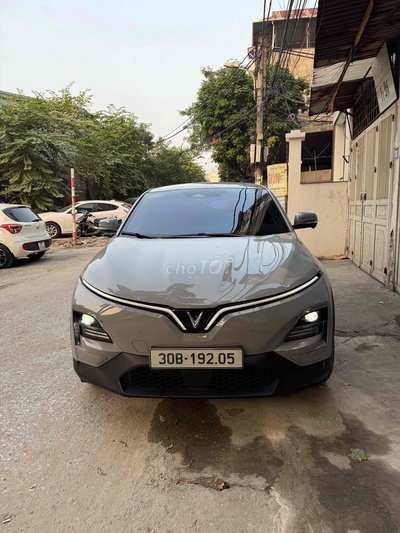 xe mới đi 1600km, bán lên 7 chỗ