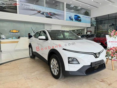 Xe VinFast VF6 Eco 2026