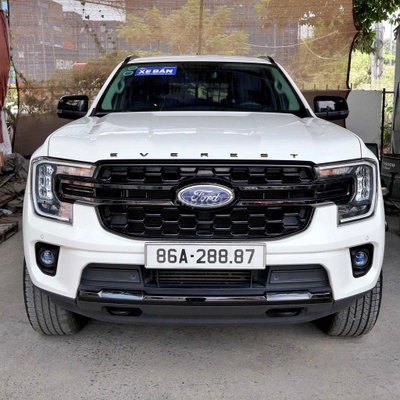 Ford Everest Sport 2024 58.000km- hãng hỗ trợ vay
