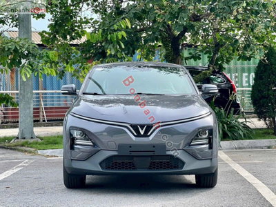 Xe VinFast VF6 Eco 2026