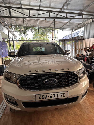 Ford Everest Titanium 2021 Trắng