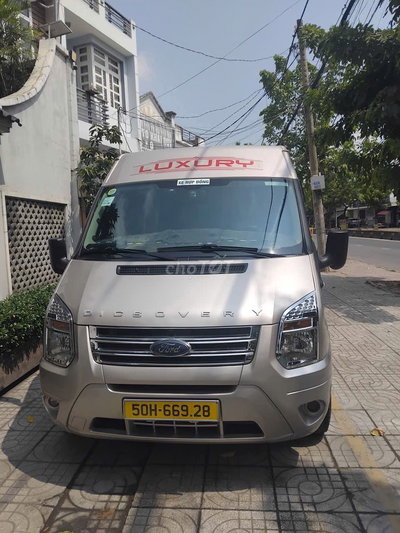 Ford Luxury 2018 16 chỗ Vàng cát