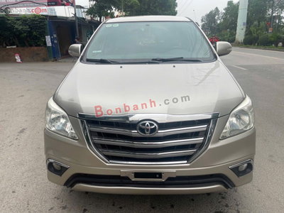Xe Toyota Innova 2.0V 2016