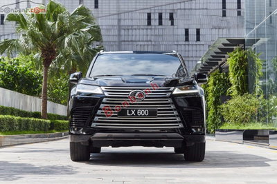 Xe Lexus LX 600 Urban 2026
