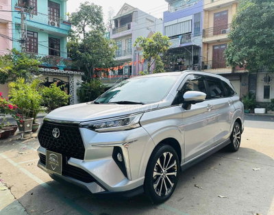 Toyota Veloz Cross Top 2022 Bạc, siêu lướt, 12k km