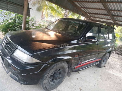 Isuzu 8 chỗ Đen