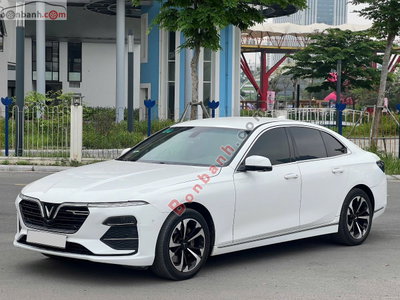 Xe VinFast Lux A 2.0 Premium 2.0 AT 2021