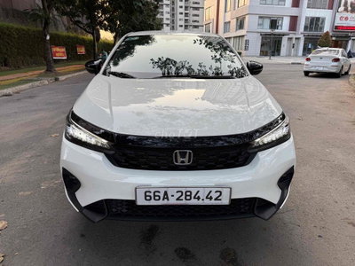 Honda City RS Trắng 6000 km