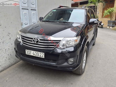 Xe Toyota Fortuner 2.7V 4x4 AT 2014
