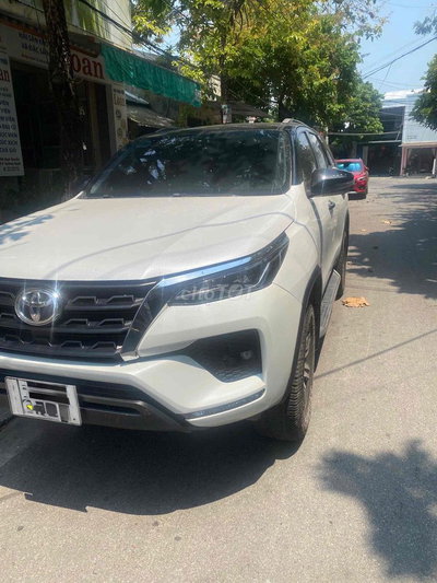Toyota Fortuner 2022 Trắng