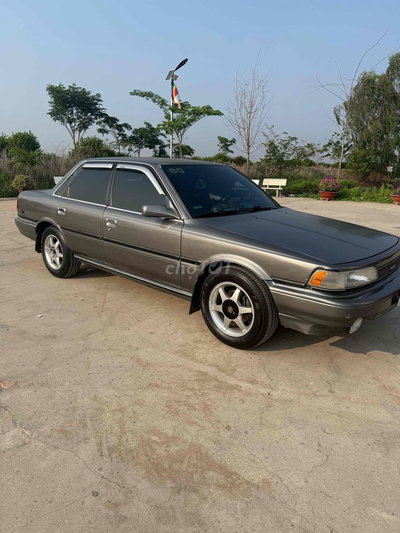bán Toyota Camry 1988 số tự động