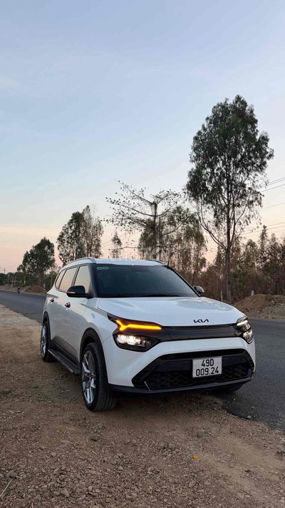 Kia Carens Luxury 2025 36000 km Trắng